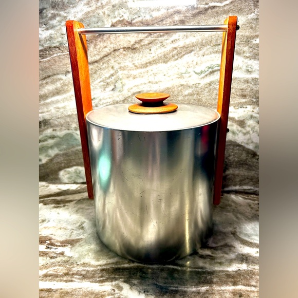 Mid Century Ice Bucket - Picture 1 of 4